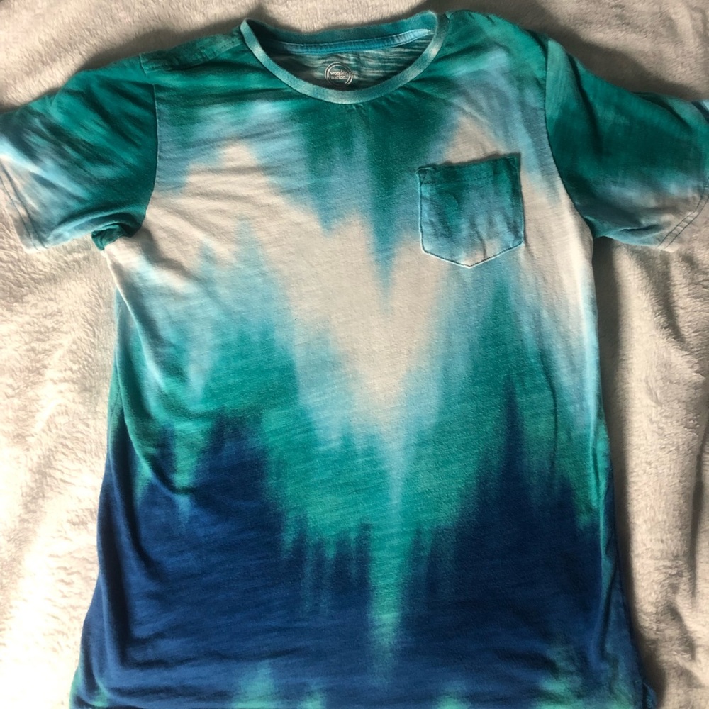 Wonder Nation boys size 10-12 Turquoise, Blue, and White Tie-Dye Shirt